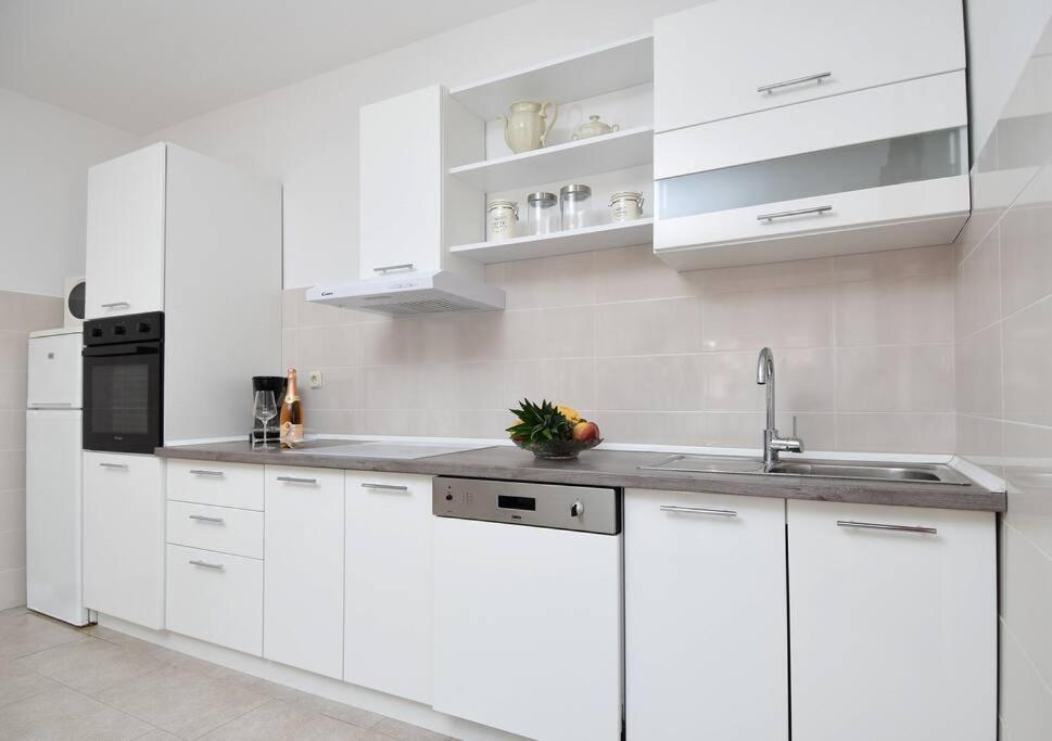 Apartment Sea Esta